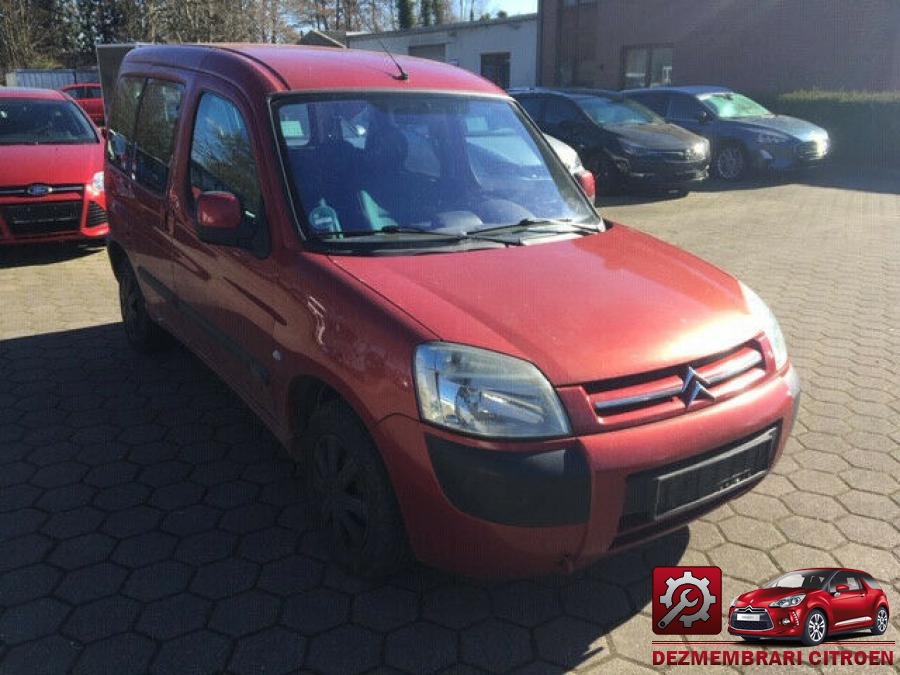 Luneta citroen berlingo 2003